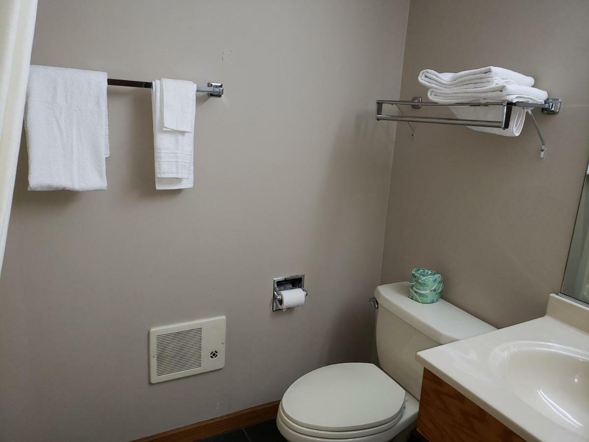ホテル Super 8 By Wyndham Watseka エクステリア 写真