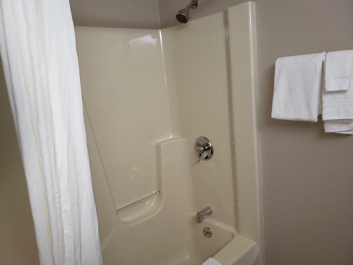 ホテル Super 8 By Wyndham Watseka エクステリア 写真